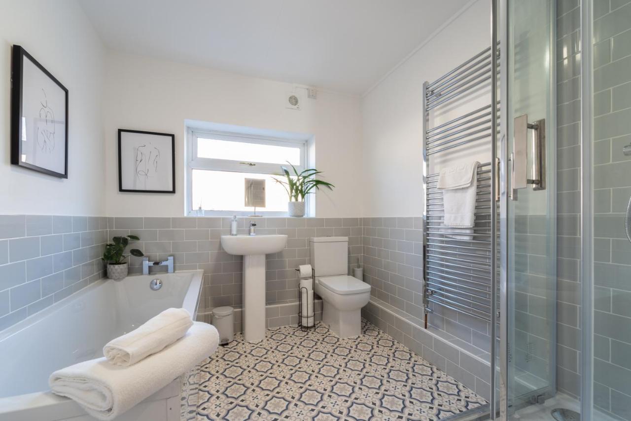 Southview Stays - Three Bedroom House Chester Esterno foto