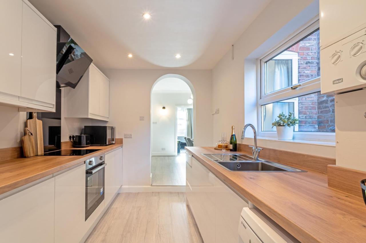 Southview Stays - Three Bedroom House Chester Esterno foto