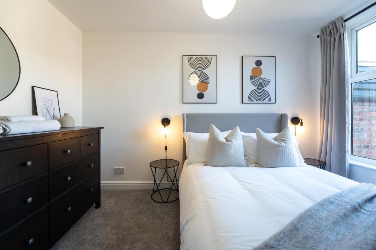 Southview Stays - Three Bedroom House Chester Esterno foto