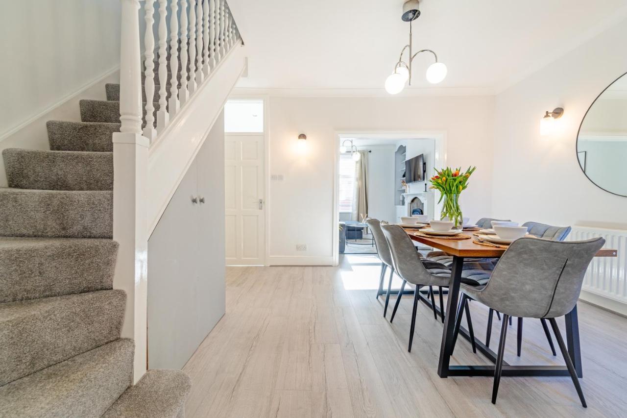 Southview Stays - Three Bedroom House Chester Esterno foto