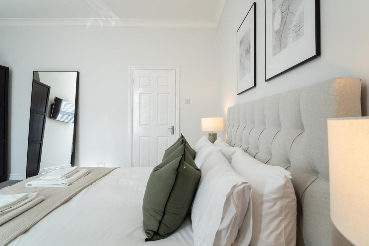 Southview Stays - Three Bedroom House Chester Esterno foto