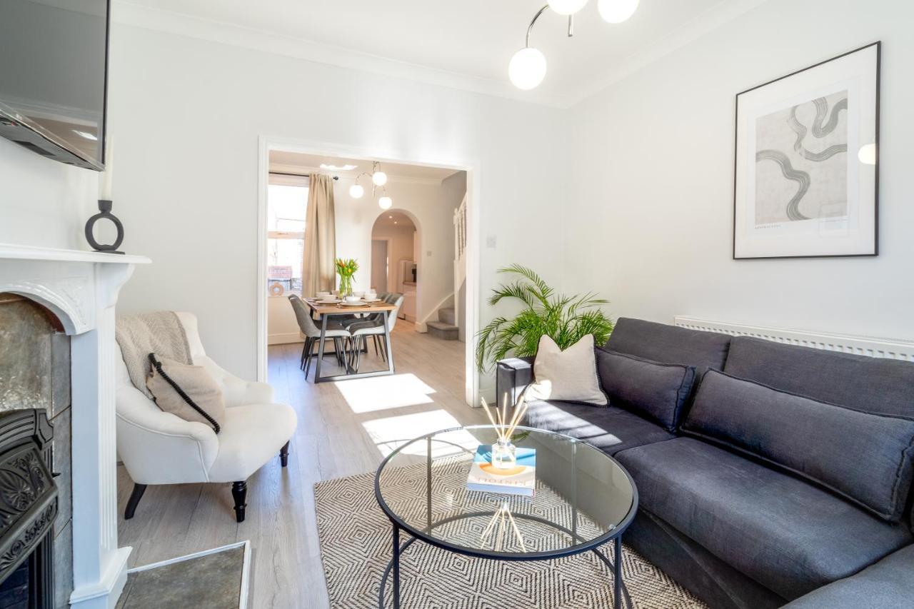 Southview Stays - Three Bedroom House Chester Esterno foto
