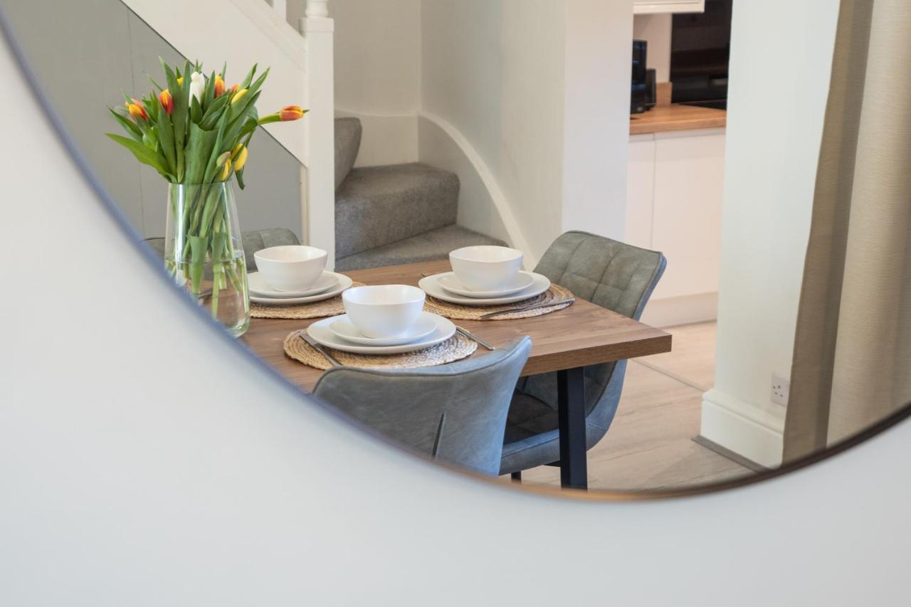 Southview Stays - Three Bedroom House Chester Esterno foto