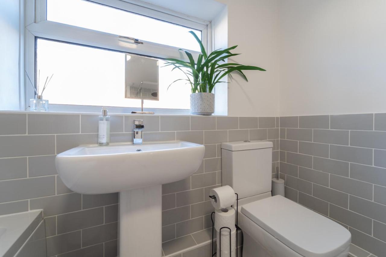 Southview Stays - Three Bedroom House Chester Esterno foto